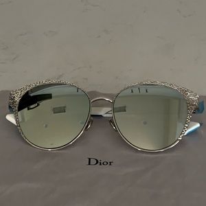 Dior•DiorUnique Limited Edition